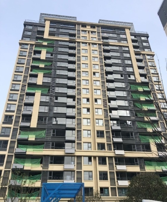 设计不合理？新房交付不久，合肥一小区多户业主私自拆除阳台外墙柱